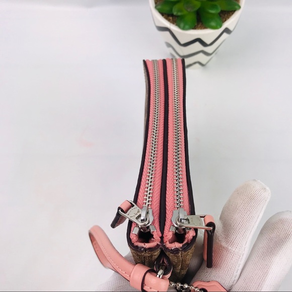 Authentic Coach Double Zip Brown Wristlet Wallet - Picture 5 of 8